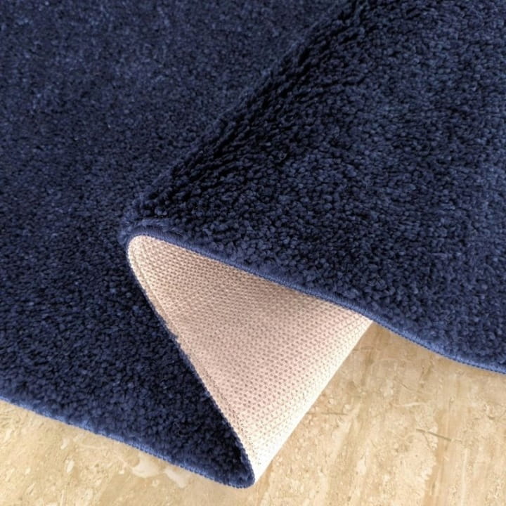 DYWAN-CAMEL-GRANATOWY-ANTYPOSLIZGOWY-DO-LAZIENKI-SALONU-SHAGGY-150-x-200-Marka-Home-Carpets.jpg