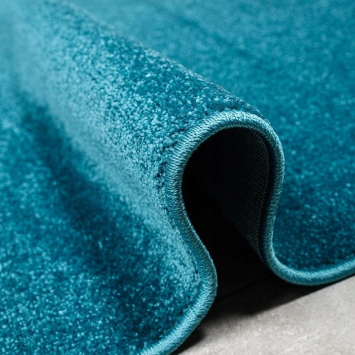 DYWAN-JEDNOBARWNY-PLAIN-NIEBIESKI-KROTKIE-GESTE-RUNO-Z-ATESTEM-160-x-220-Marka-Family-fabrics.jpg