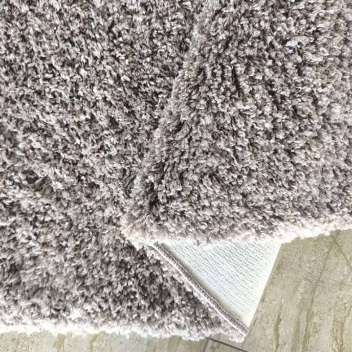 DYWAN-CAMEL-LATTE-ANTYPOSLIZGOWY-DO-LAZIENKI-SALONU-SHAGGY-200X290-Marka-Home-Carpets.jpg